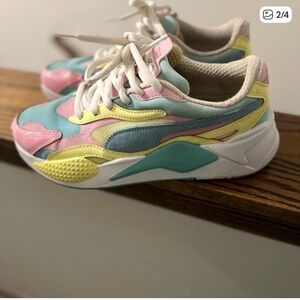 Women RSX pumas